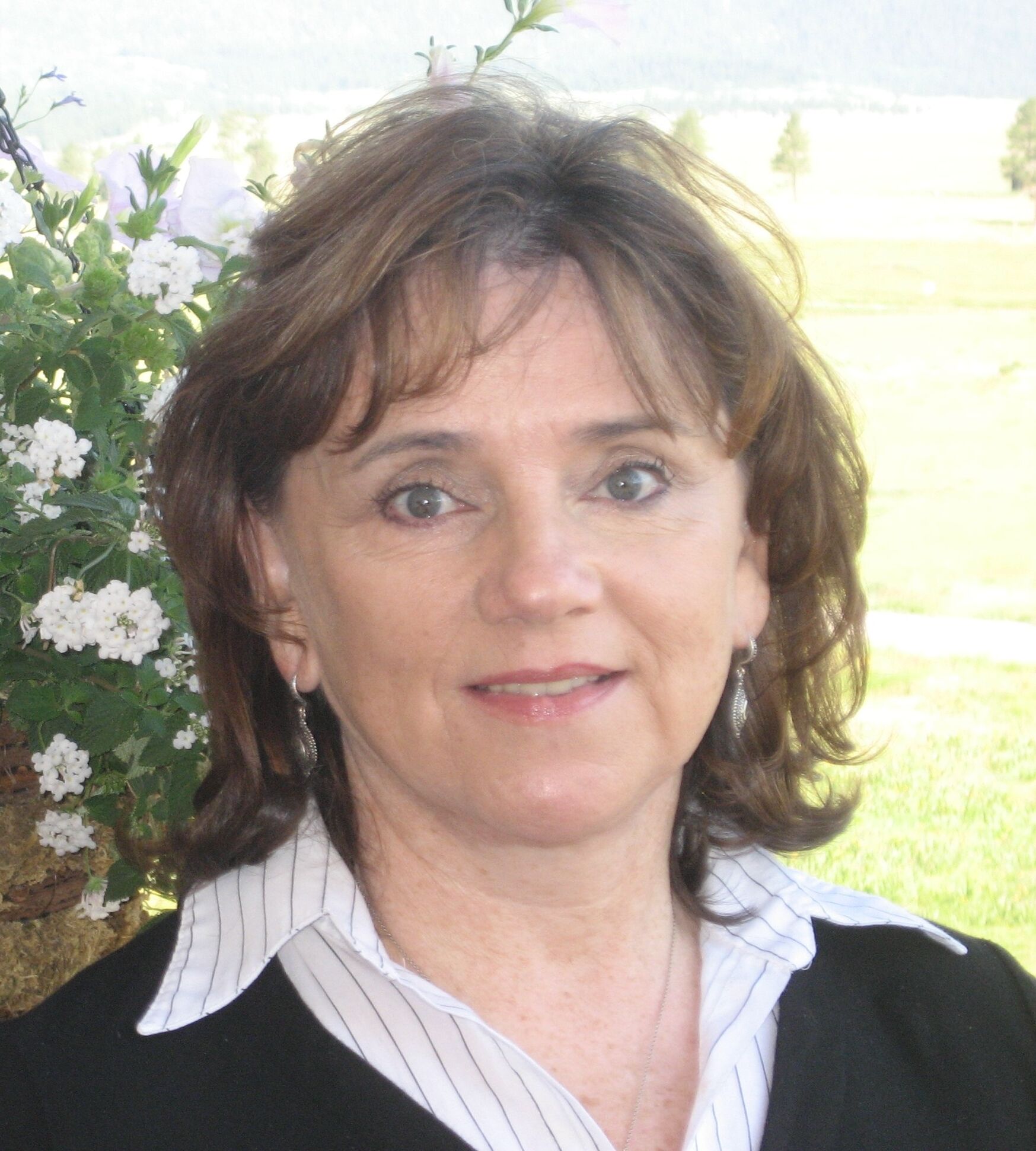 Dr. Linda Espinosa